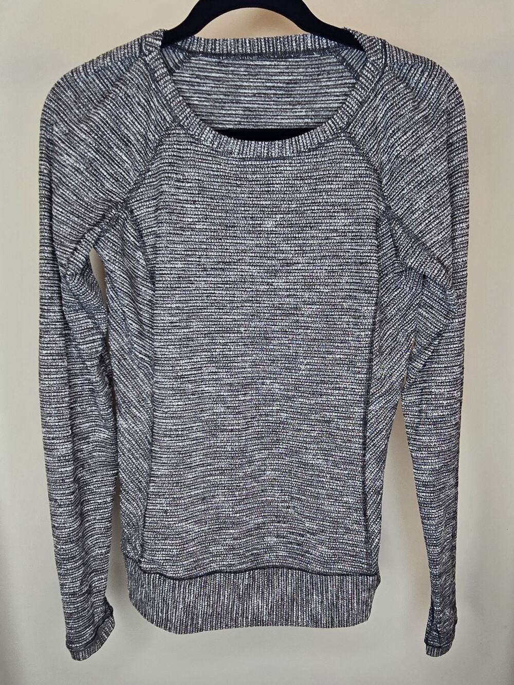 Lululemon Women's Size 6 Gray Stretch Pullover Top Long Sleeve, Thick Knit